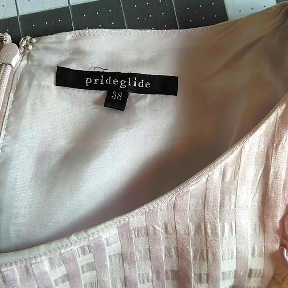 Prideglide ruffle sleeve dress in lilac, size 38 - Picture 3 of 3